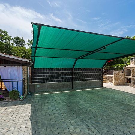 Apartment With A Private Swimming Pool, Garden & Bbq Gostinjac Экстерьер фото