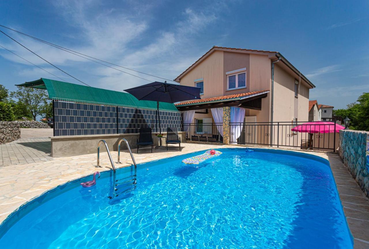 Apartment With A Private Swimming Pool, Garden & Bbq Gostinjac Экстерьер фото