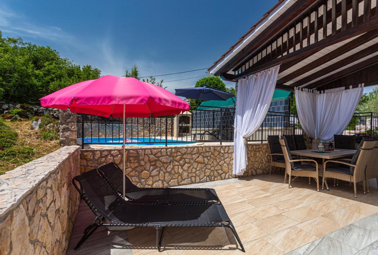 Apartment With A Private Swimming Pool, Garden & Bbq Gostinjac Экстерьер фото