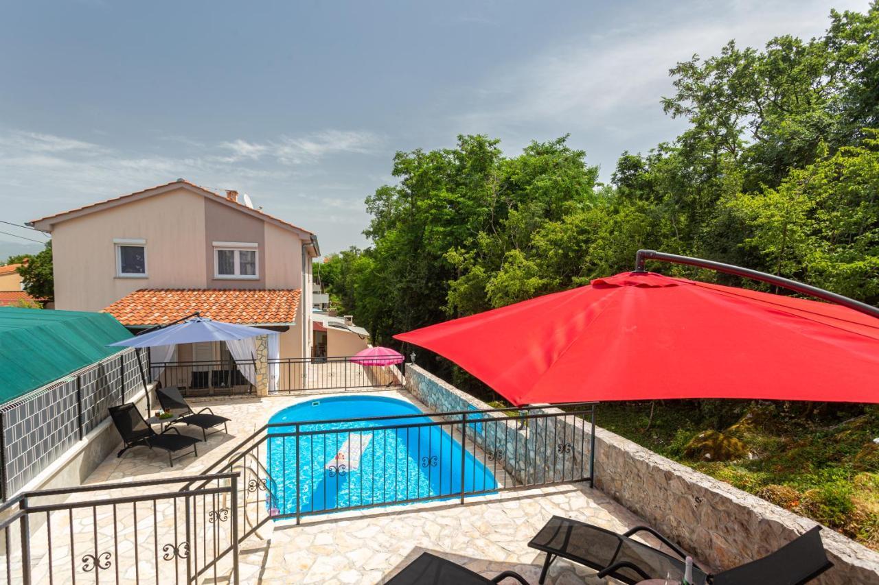 Apartment With A Private Swimming Pool, Garden & Bbq Gostinjac Экстерьер фото