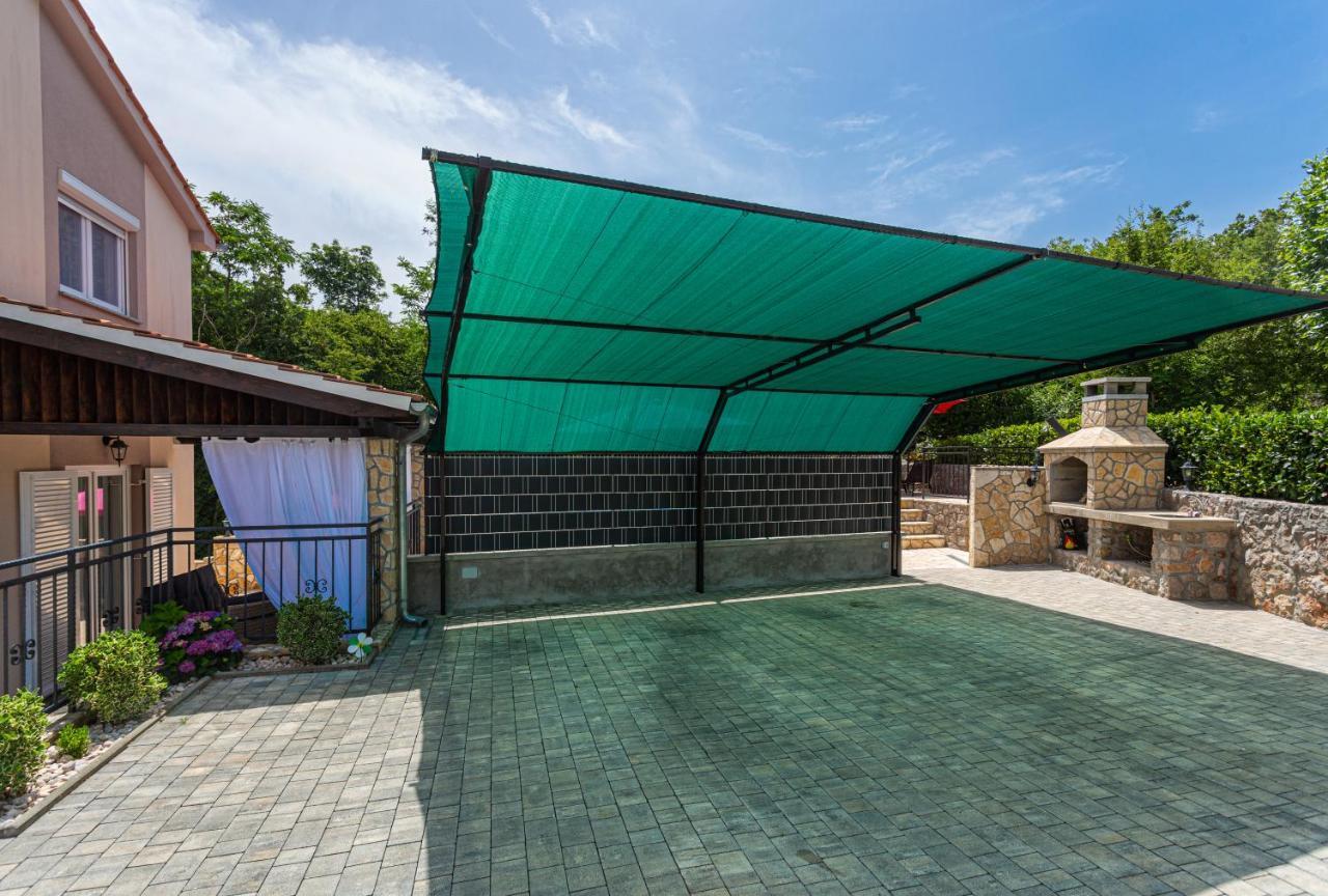 Apartment With A Private Swimming Pool, Garden & Bbq Gostinjac Экстерьер фото